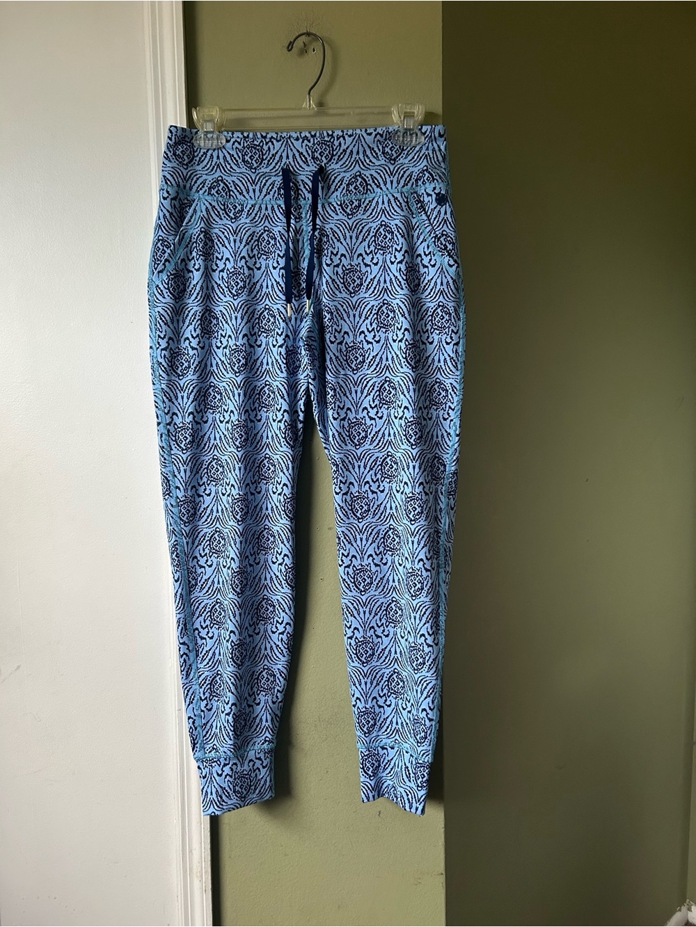 NWOT Lilly Pulitzer Drawstring Light Blue & Navy Patterned Women’s Jogger Pants
